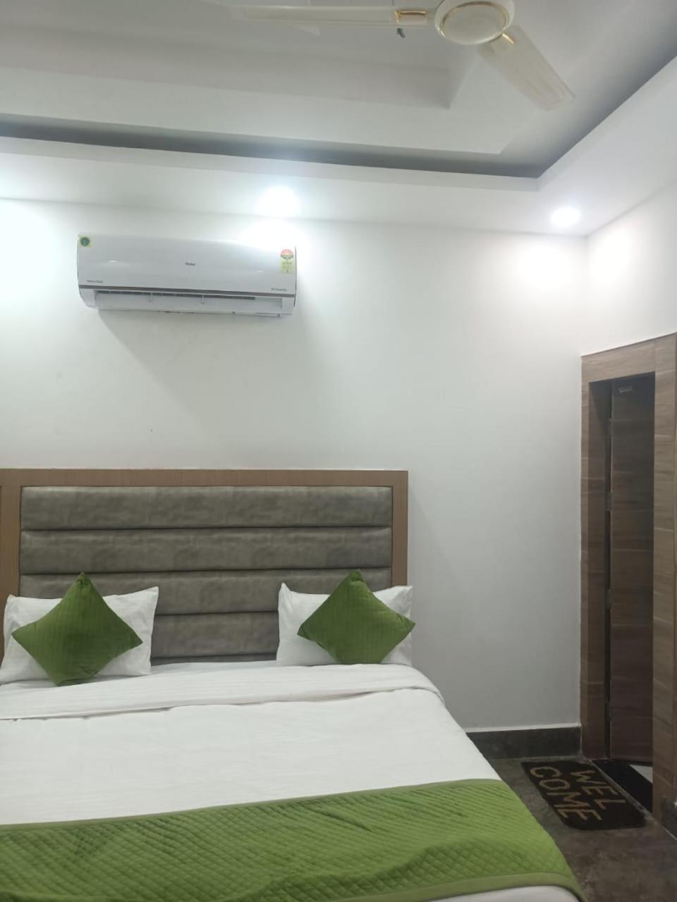 Hotel Whitehouse Ac Family Room Agra  Buitenkant foto
