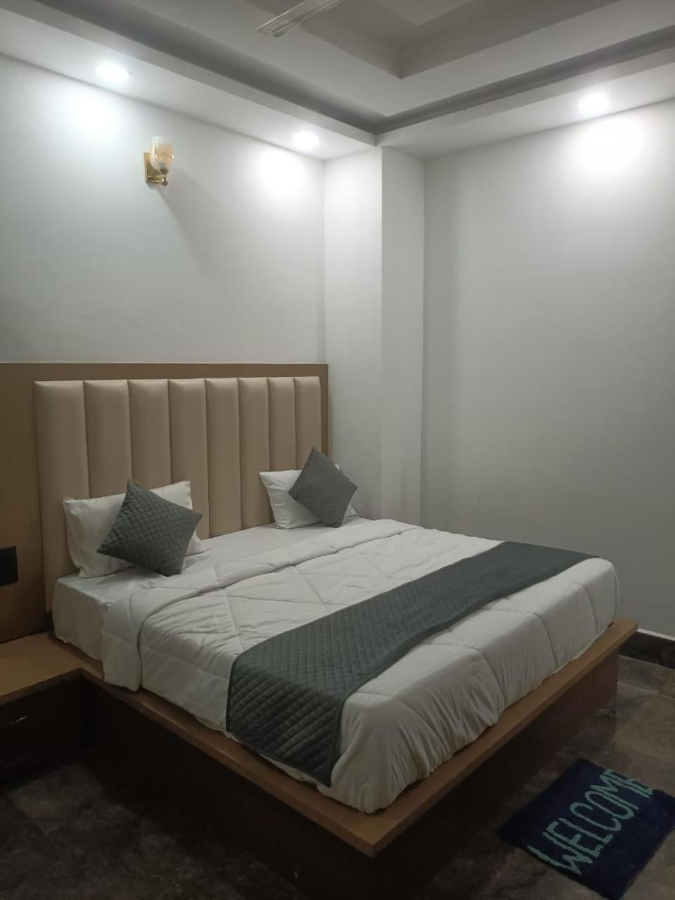 Hotel Whitehouse Ac Family Room Agra  Buitenkant foto